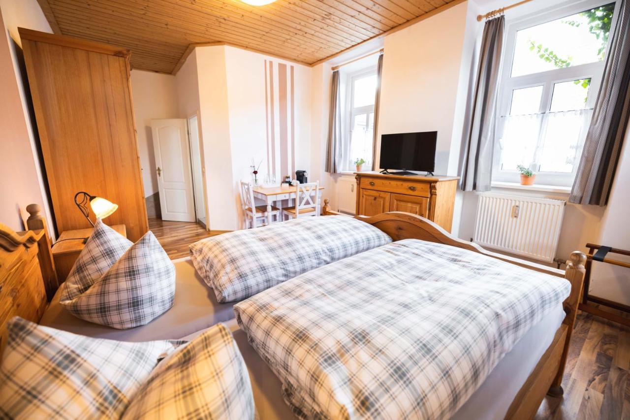 Pension Friedrichshof Bad Klosterlausnitz Exteriör bild