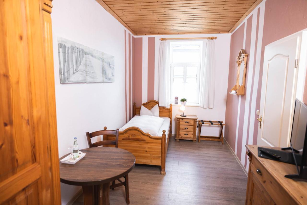 Pension Friedrichshof Bad Klosterlausnitz Exteriör bild